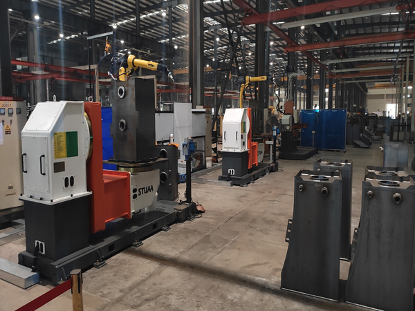 油箱機器人焊接系統